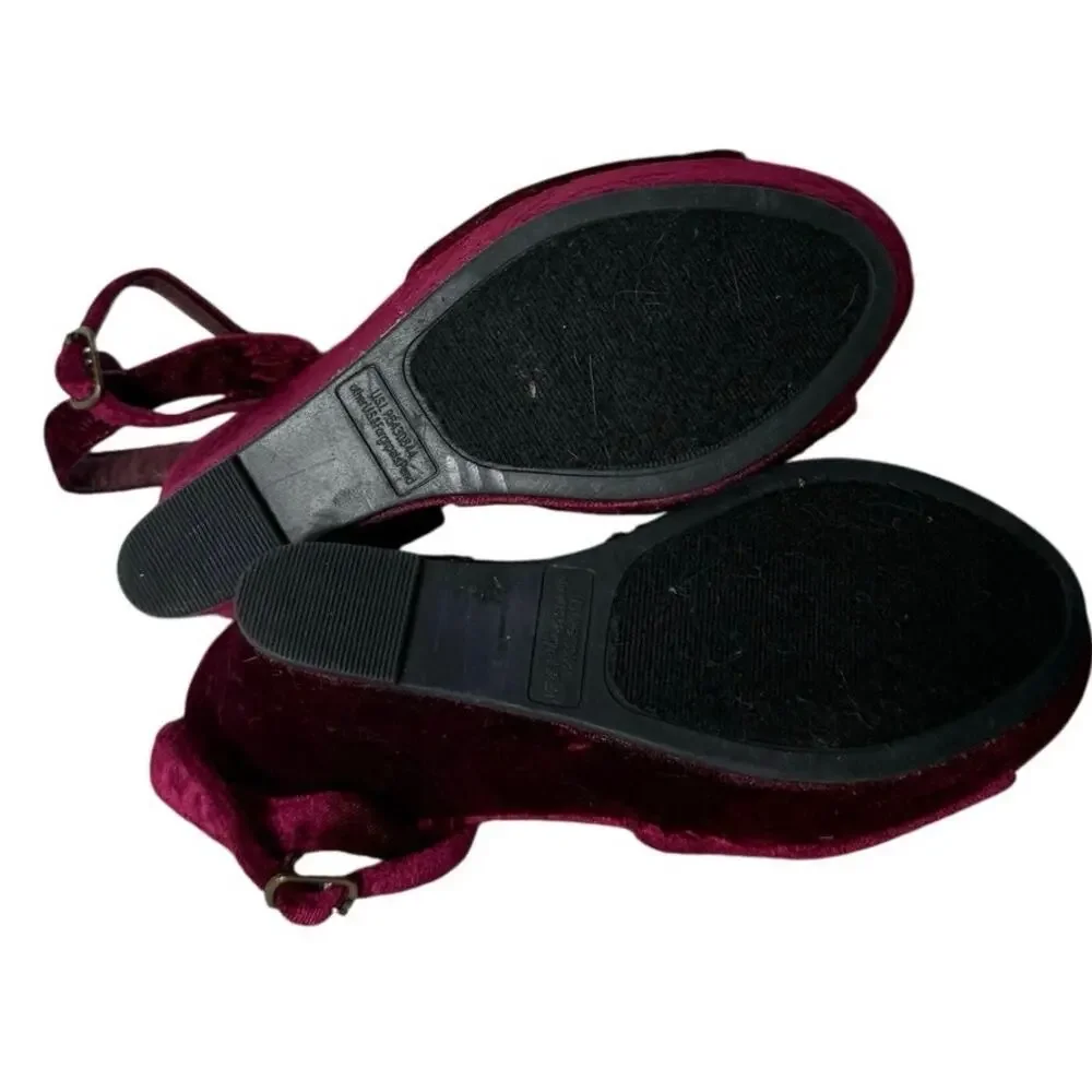 Vtg Y2K Rampage Crissy 6 Merlot Floral Velvet Platform Wedge Ankle Strap Sandals